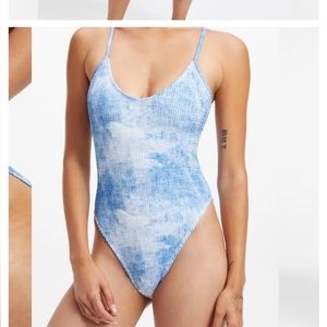 Always Fit One-Piece Swimsuit Tie-Dye
GOOD AMERICAN - NWOT Size 3/4